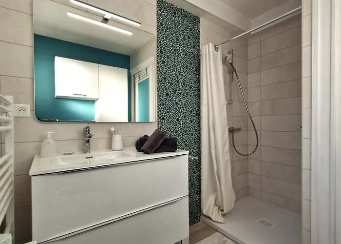 - Maison Vintage Avec Jardin Clos - Confort Et Authenticite Royan