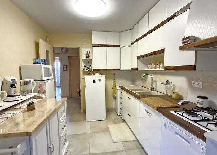 - Maison Vintage Avec Jardin Clos - Confort Et Authenticite Royan